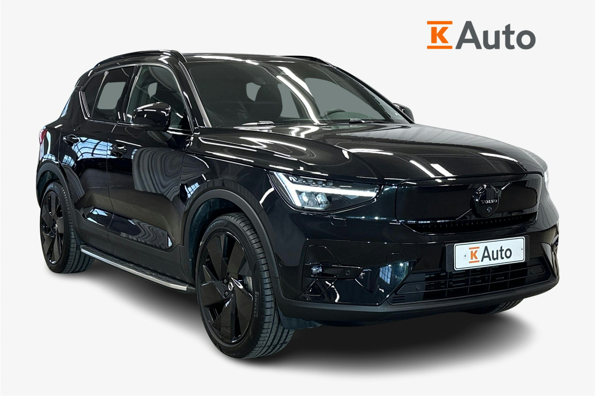 musta Volvo EX40 2025 kuva 1.