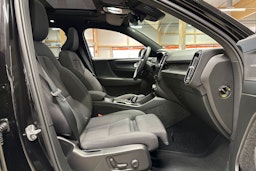 musta Volvo EX40 2025 kuva 15.