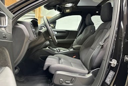 musta Volvo EX40 2025 kuva 18.