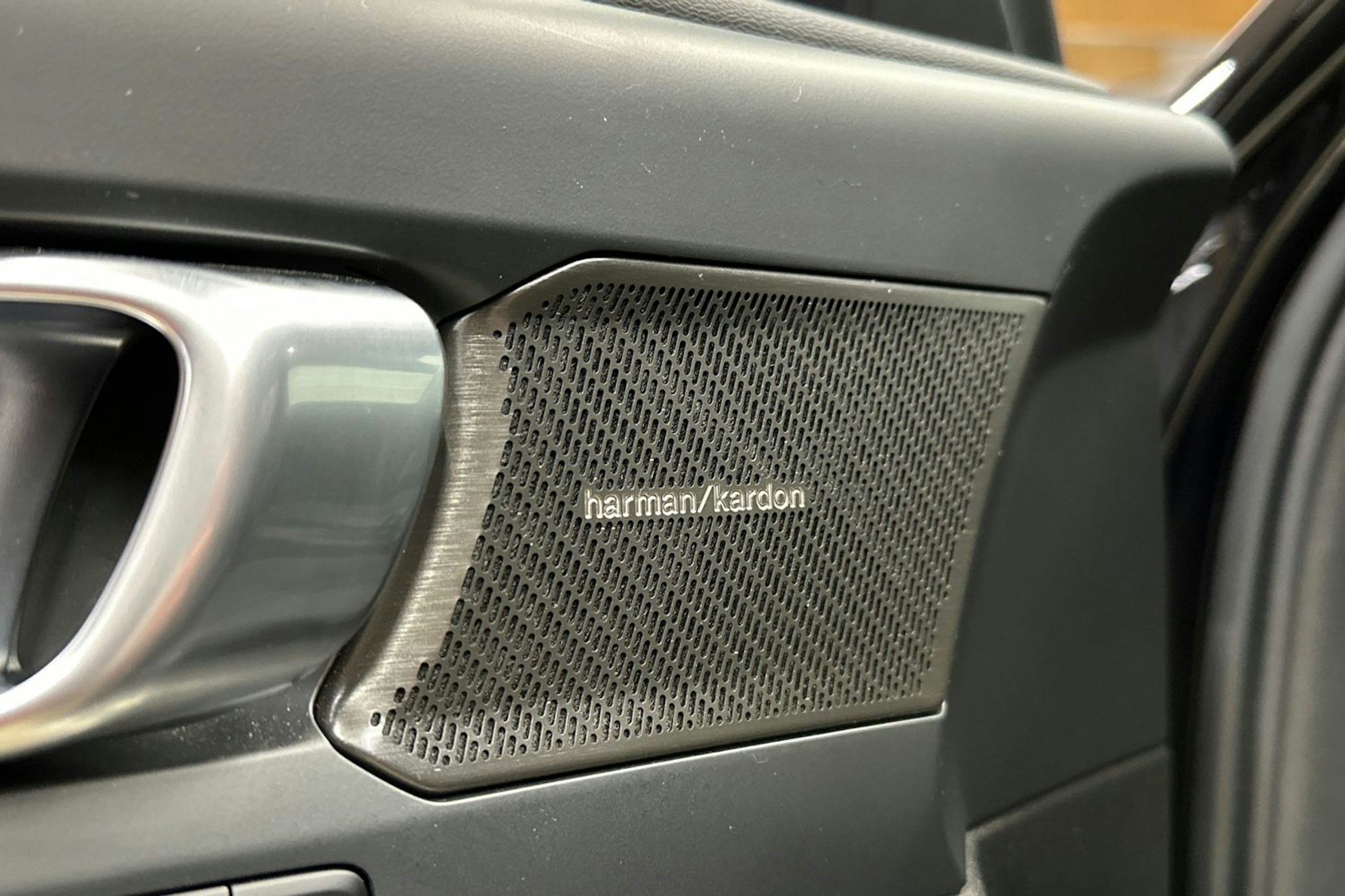 musta Volvo EX40 2025 kuva 20.