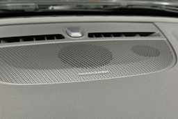 musta Volvo EX40 2025 kuva 21.