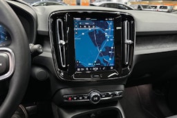 musta Volvo EX40 2025 kuva 25.