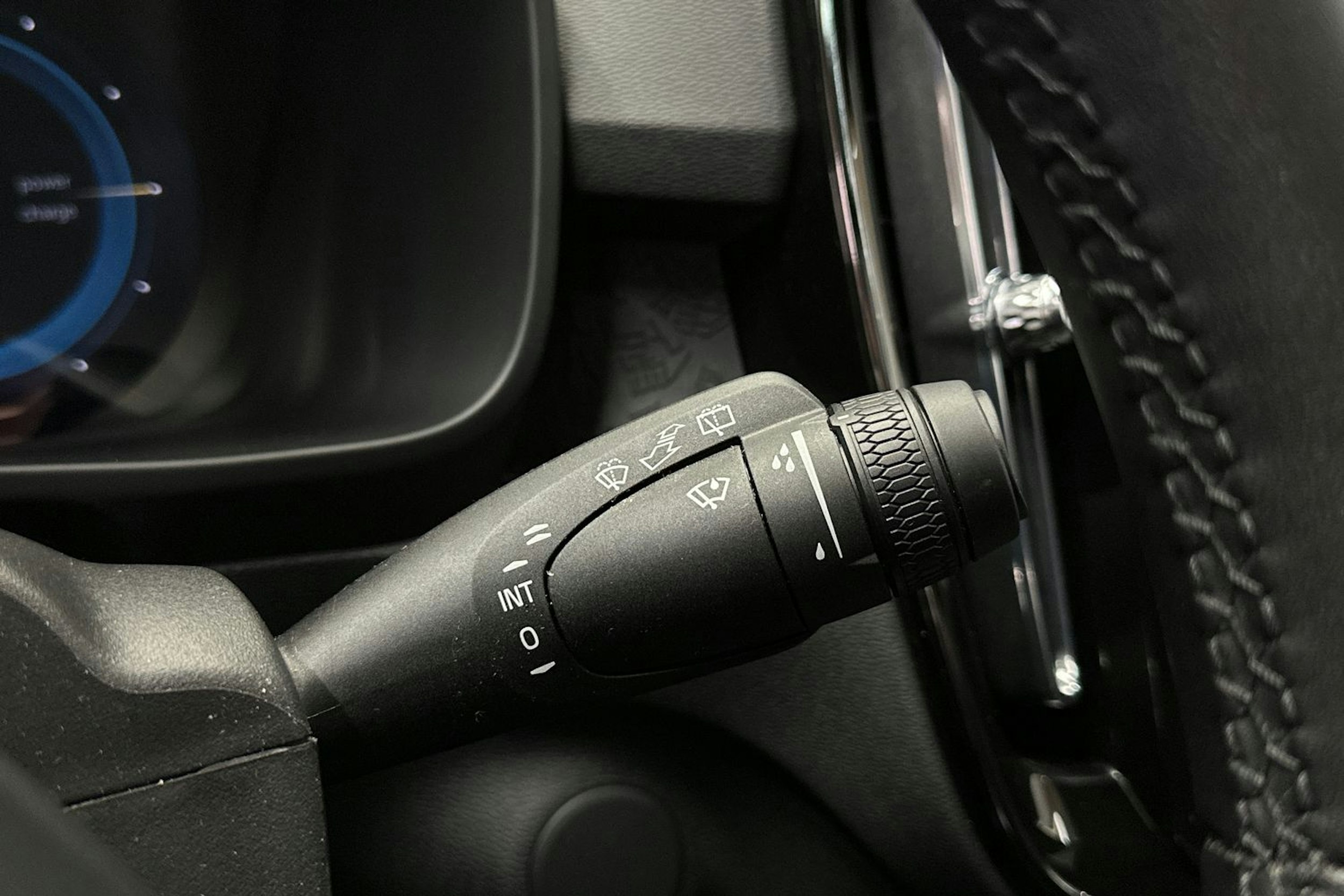 musta Volvo EX40 2025 kuva 30.