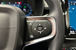 musta Volvo EX40 2025 kuva 32.