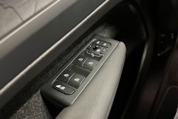 musta Volvo EX40 2025 kuva 33.