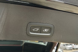 musta Volvo EX40 2025 kuva 38.