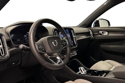 sininen Volvo EX40 2025 kuva 6.