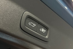 sininen Volvo EX40 2025 kuva 12.