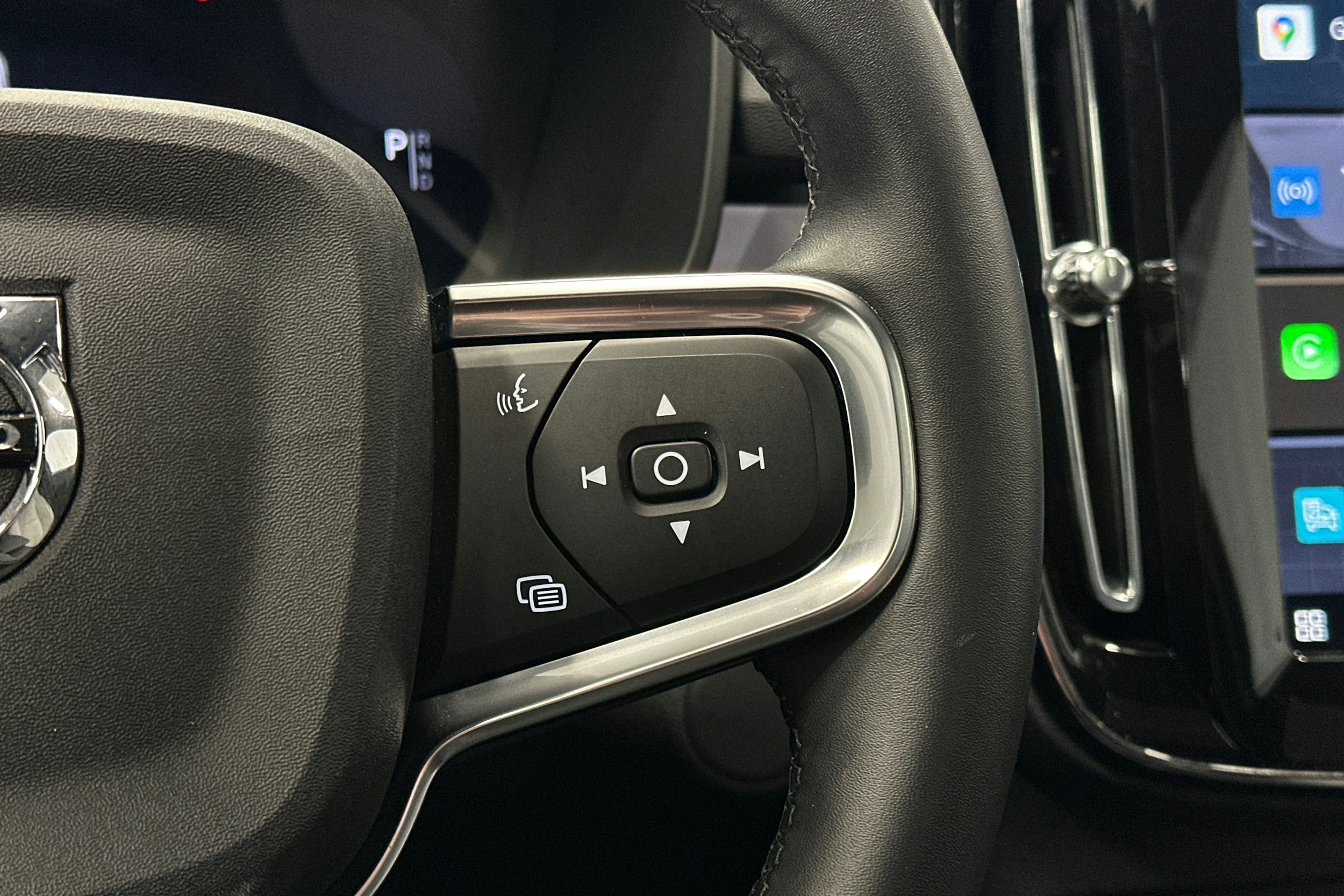 sininen Volvo EX40 2025 kuva 20.