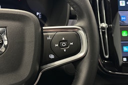 sininen Volvo EX40 2025 kuva 20.