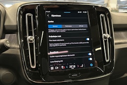 sininen Volvo EX40 2025 kuva 24.