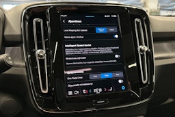 sininen Volvo EX40 2025 kuva 25.