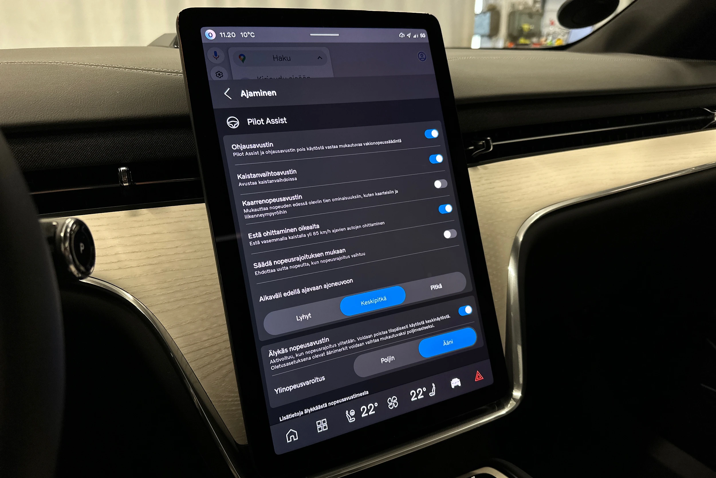 harmaa Volvo EX90 2025 kuva 21.