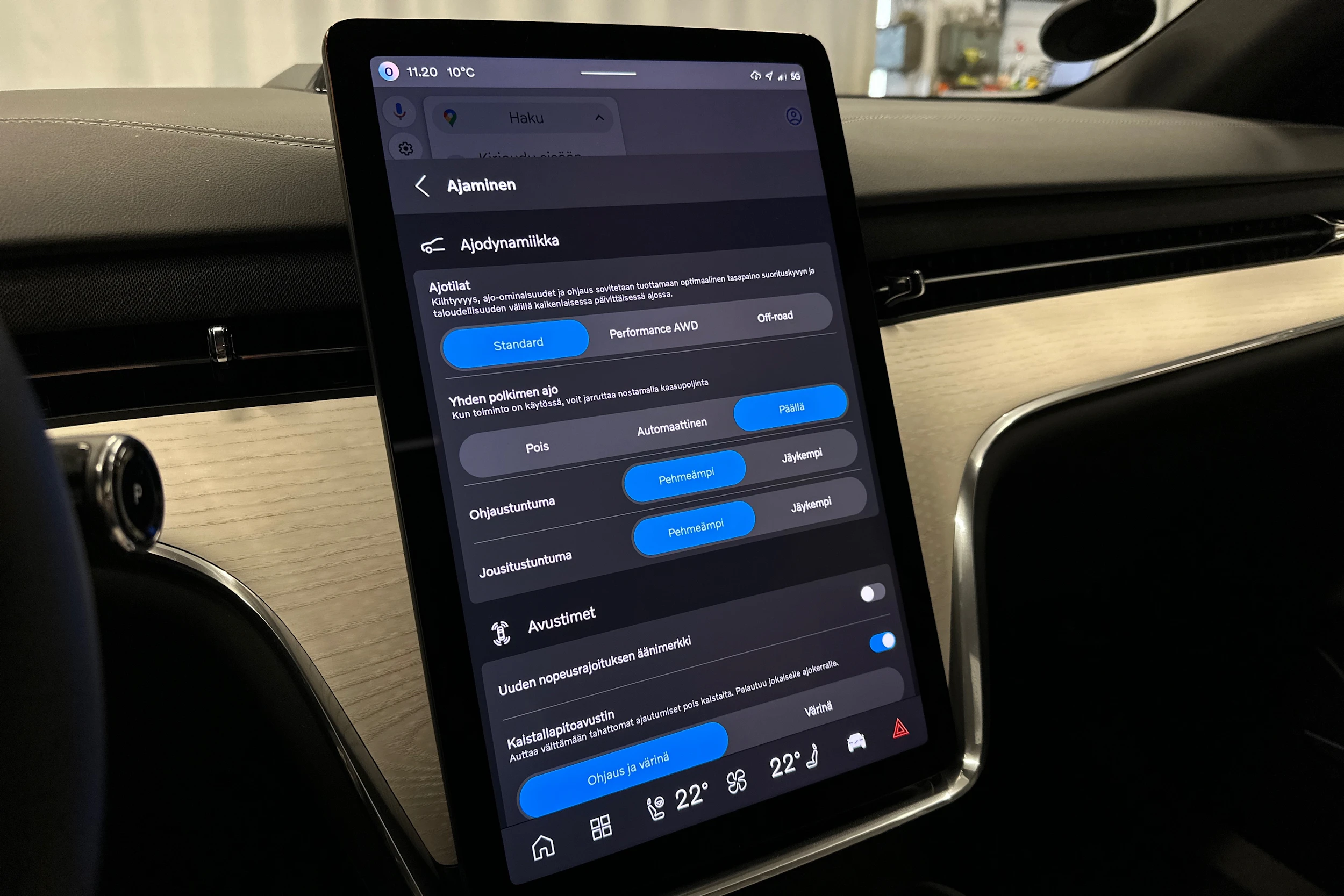 harmaa Volvo EX90 2025 kuva 22.