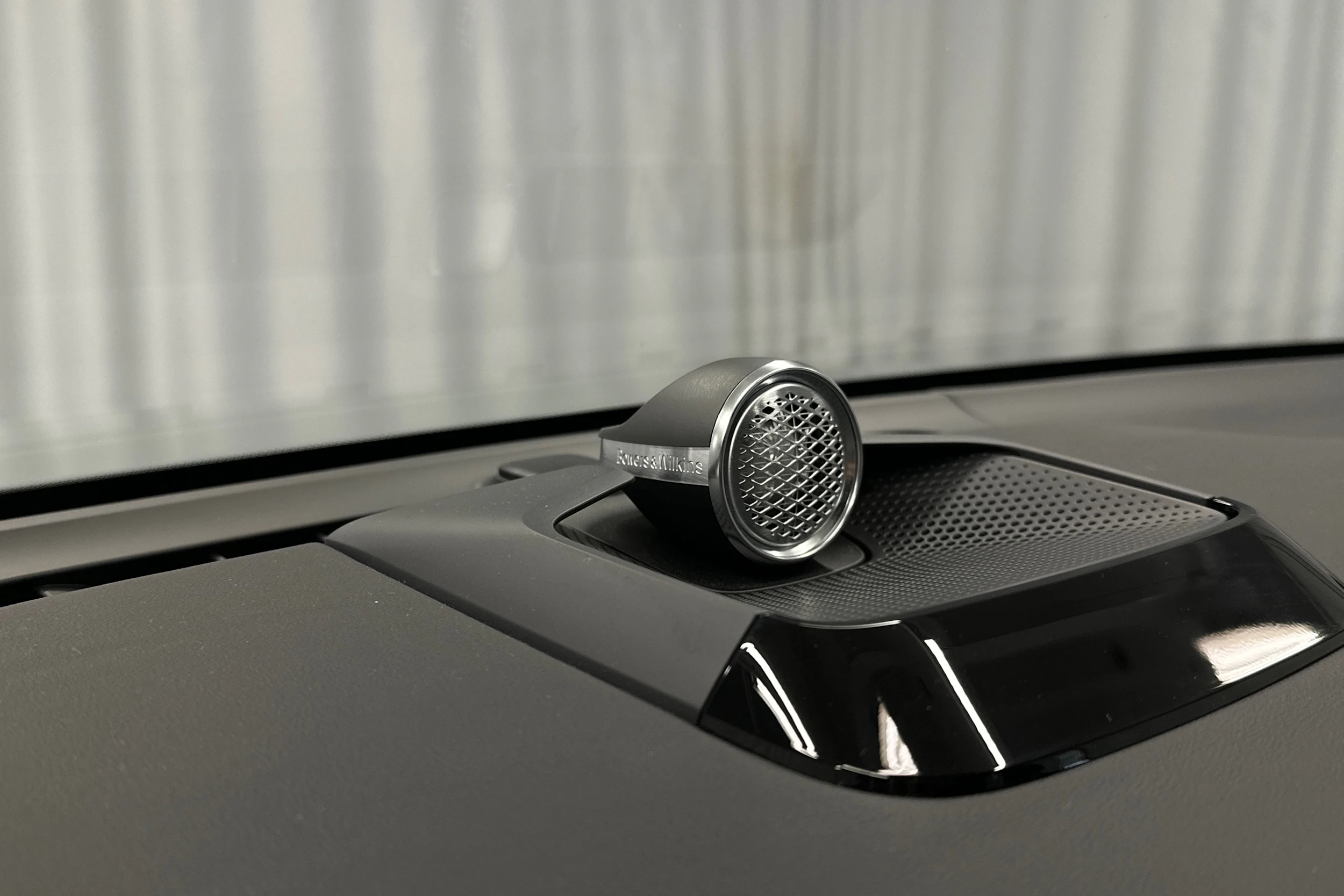 harmaa Volvo EX90 2025 kuva 26.