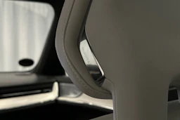 harmaa Volvo EX90 2025 kuva 30.