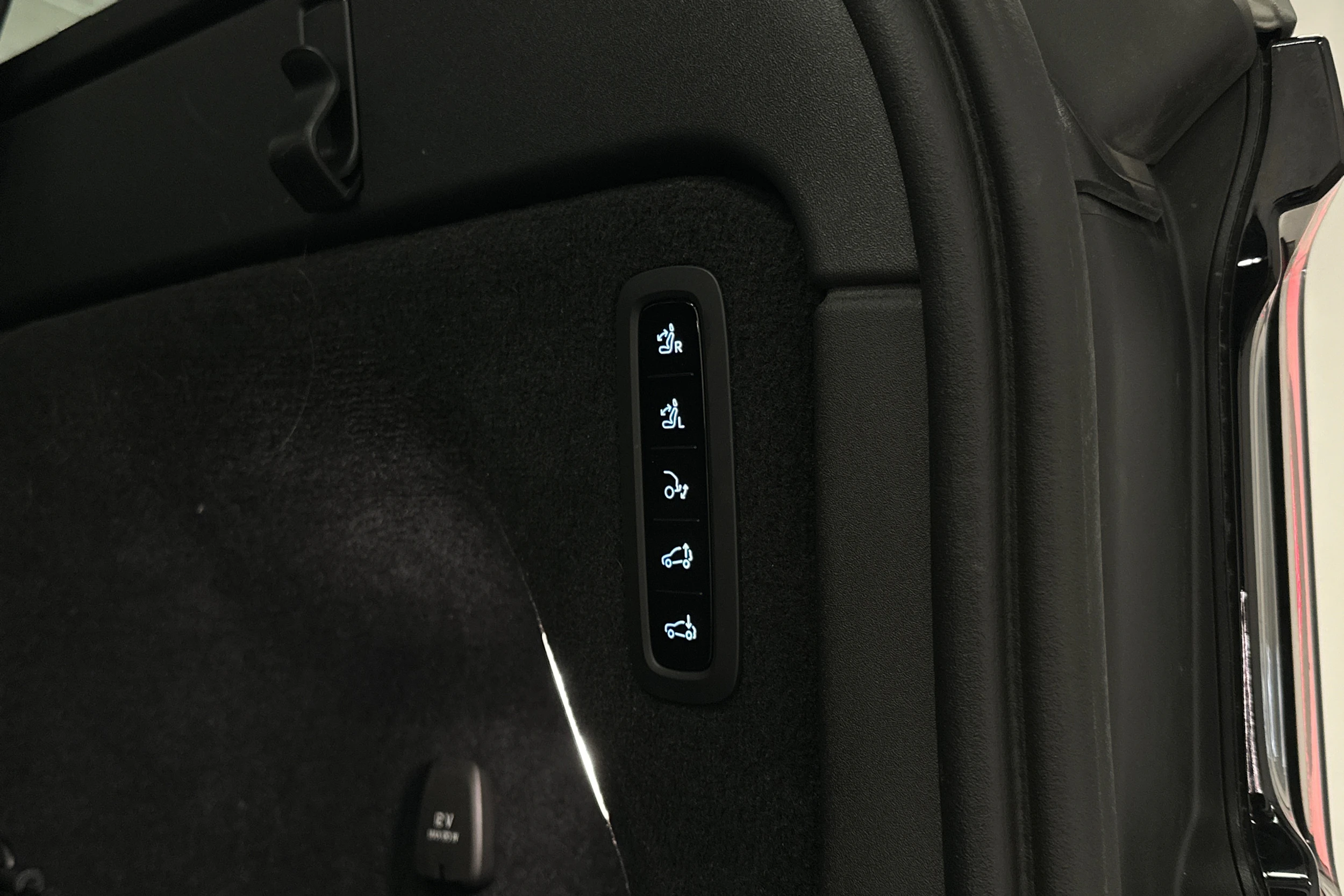 harmaa Volvo EX90 2025 kuva 34.