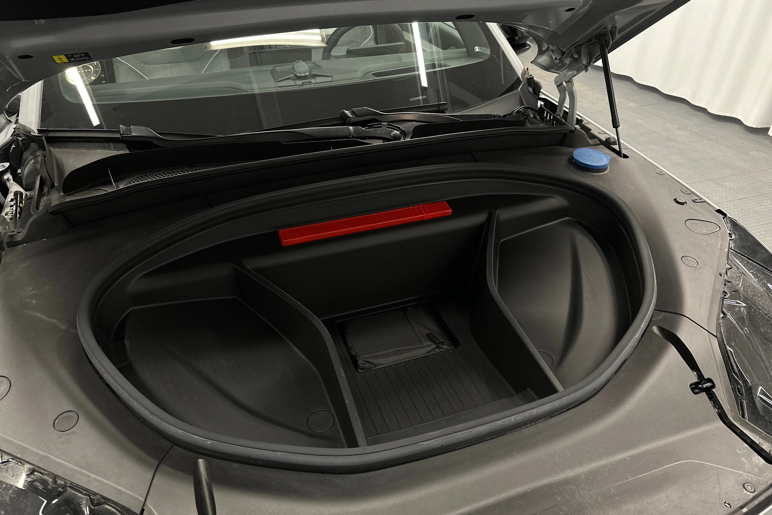 harmaa Volvo EX90 2025 kuva 35.