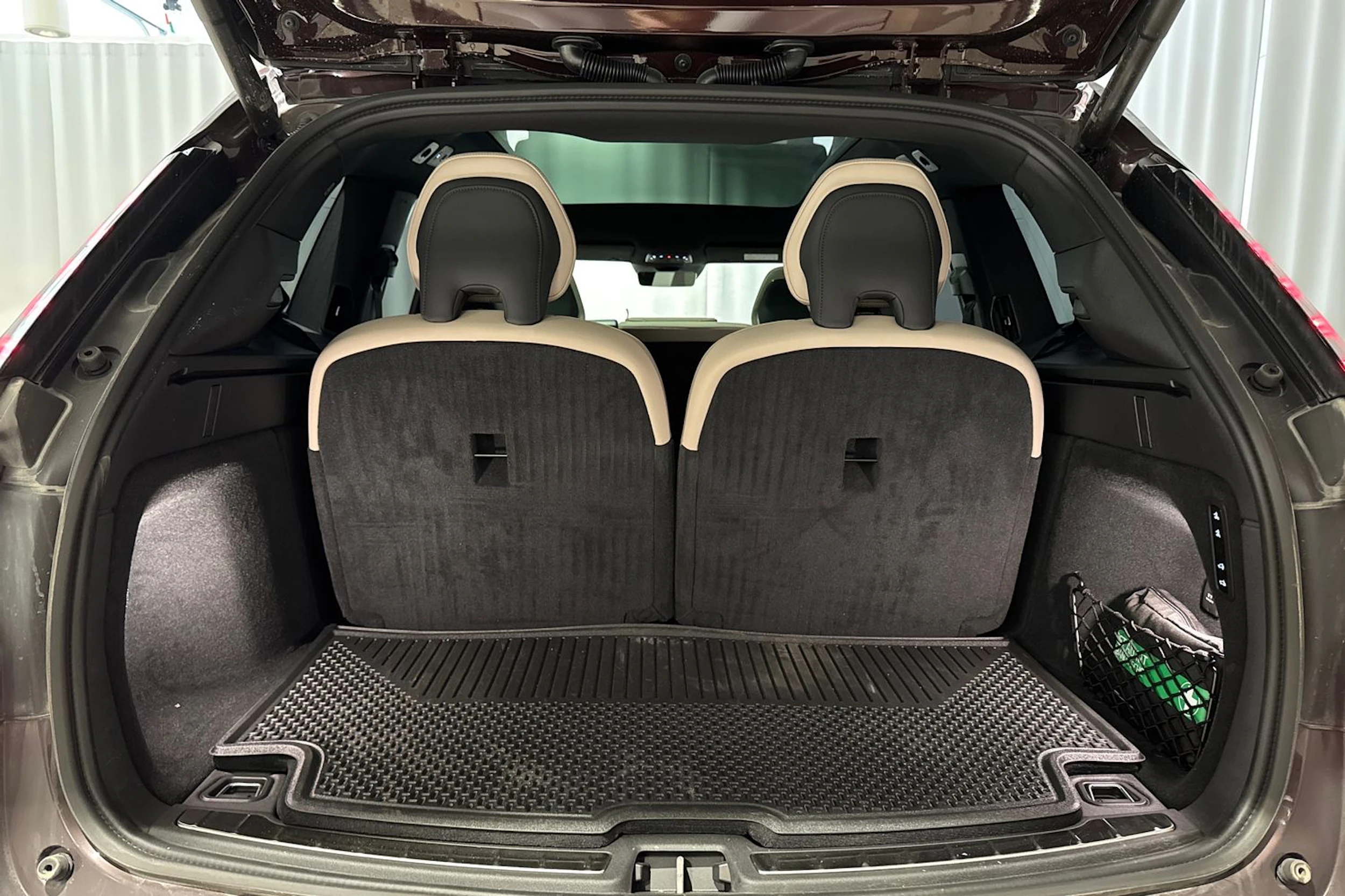 ruskea (beige) Volvo EX90 2026 kuva 18.