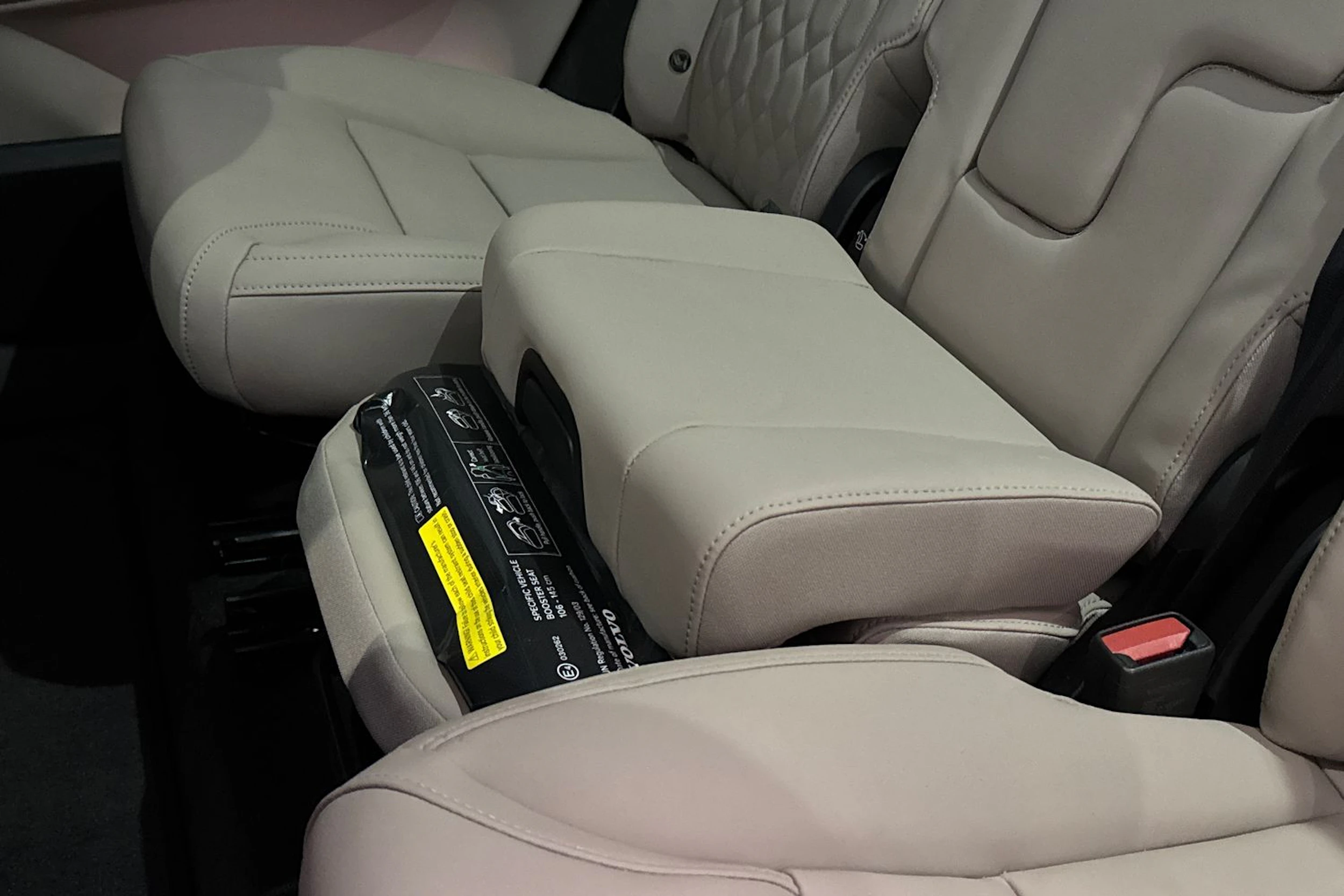 ruskea (beige) Volvo EX90 2026 kuva 23.