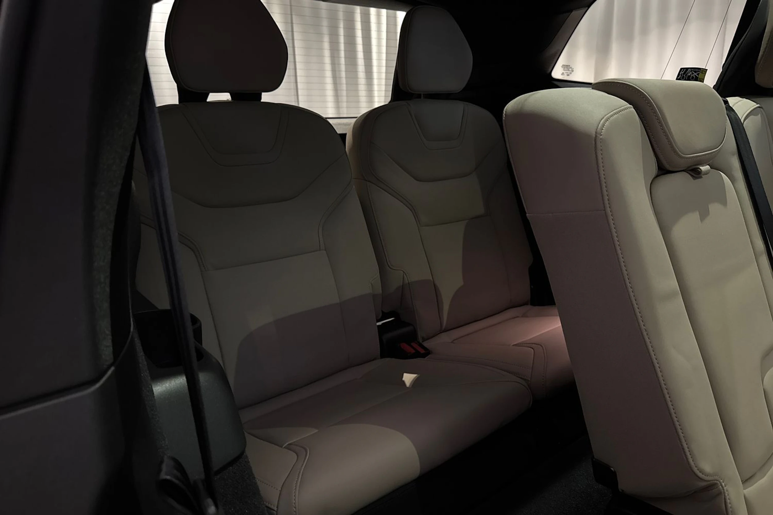 ruskea (beige) Volvo EX90 2026 kuva 24.