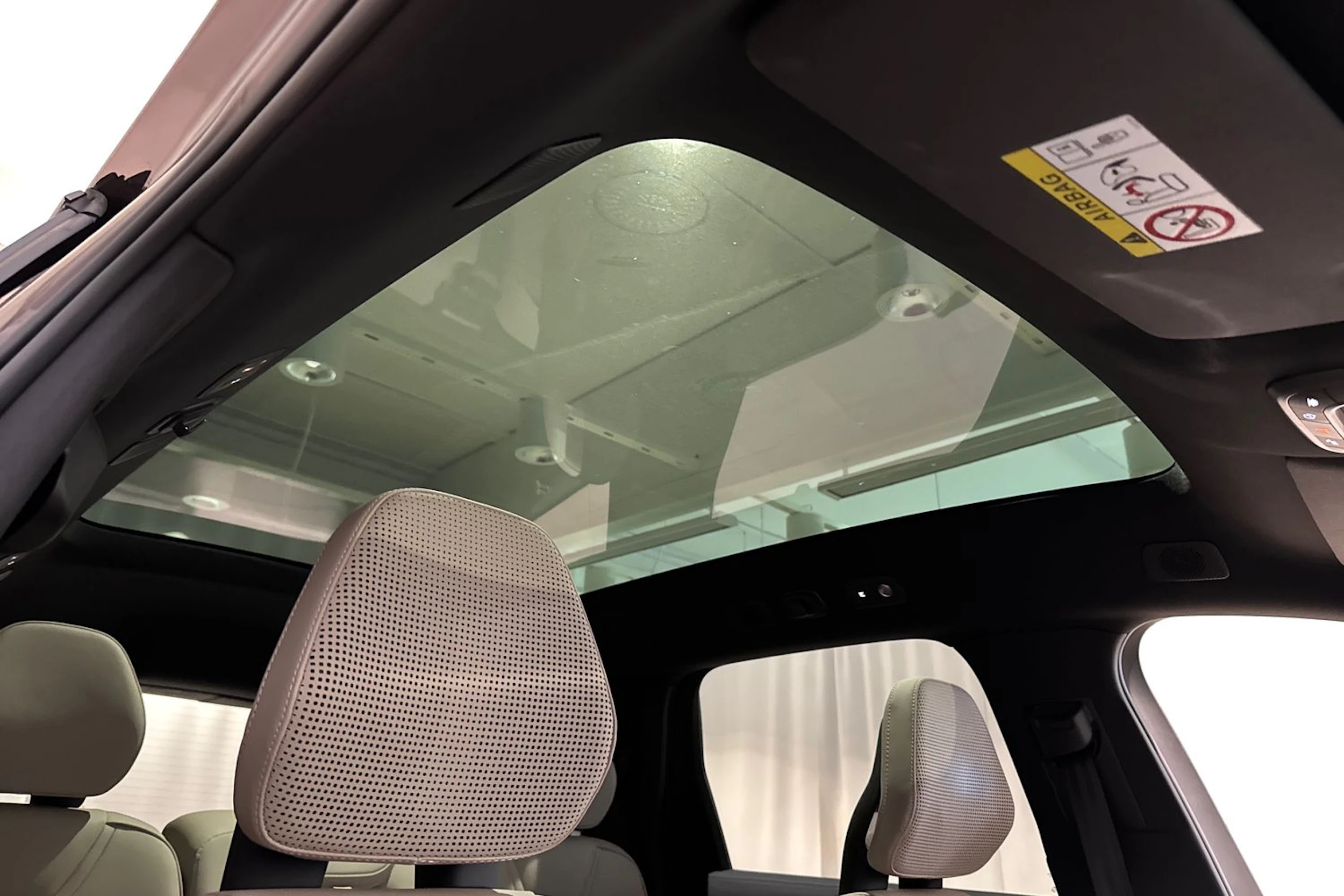 ruskea (beige) Volvo EX90 2026 kuva 36.