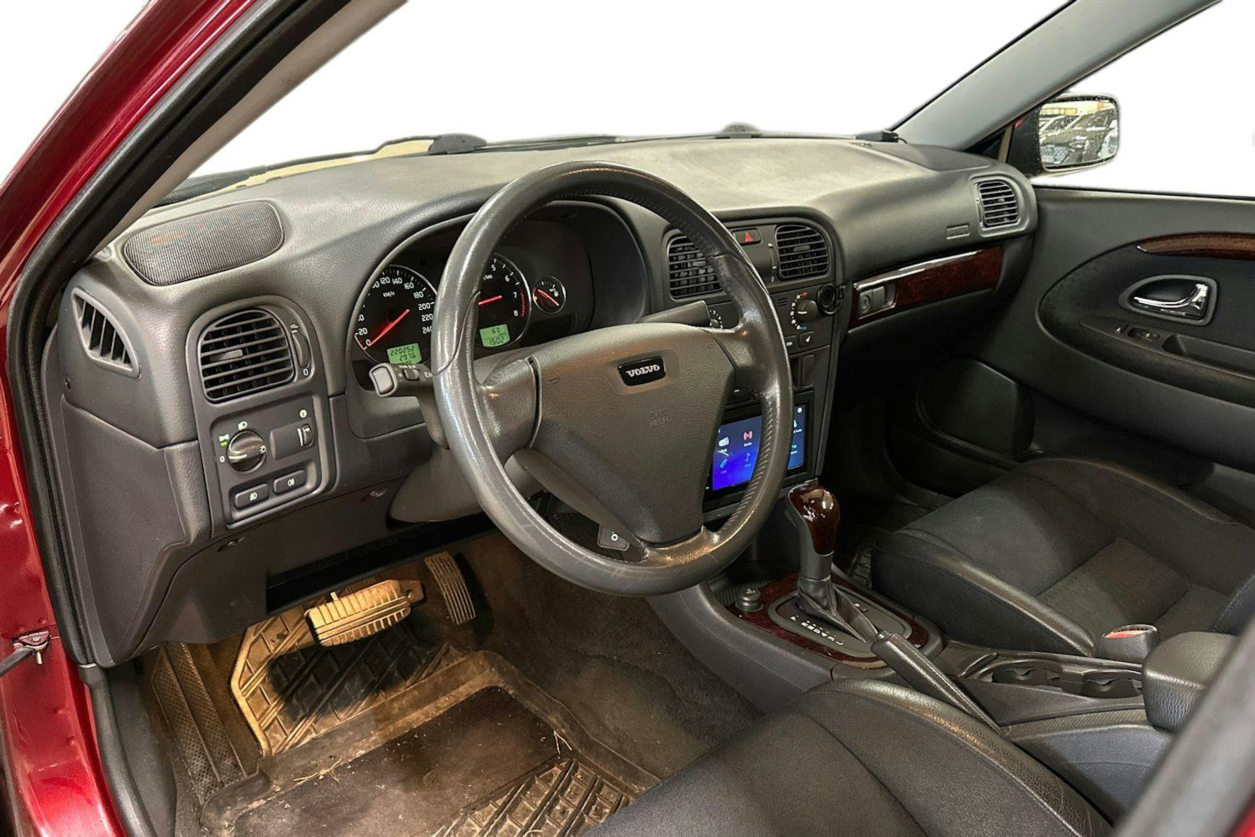 punainen Volvo S40 2003 kuva 3.