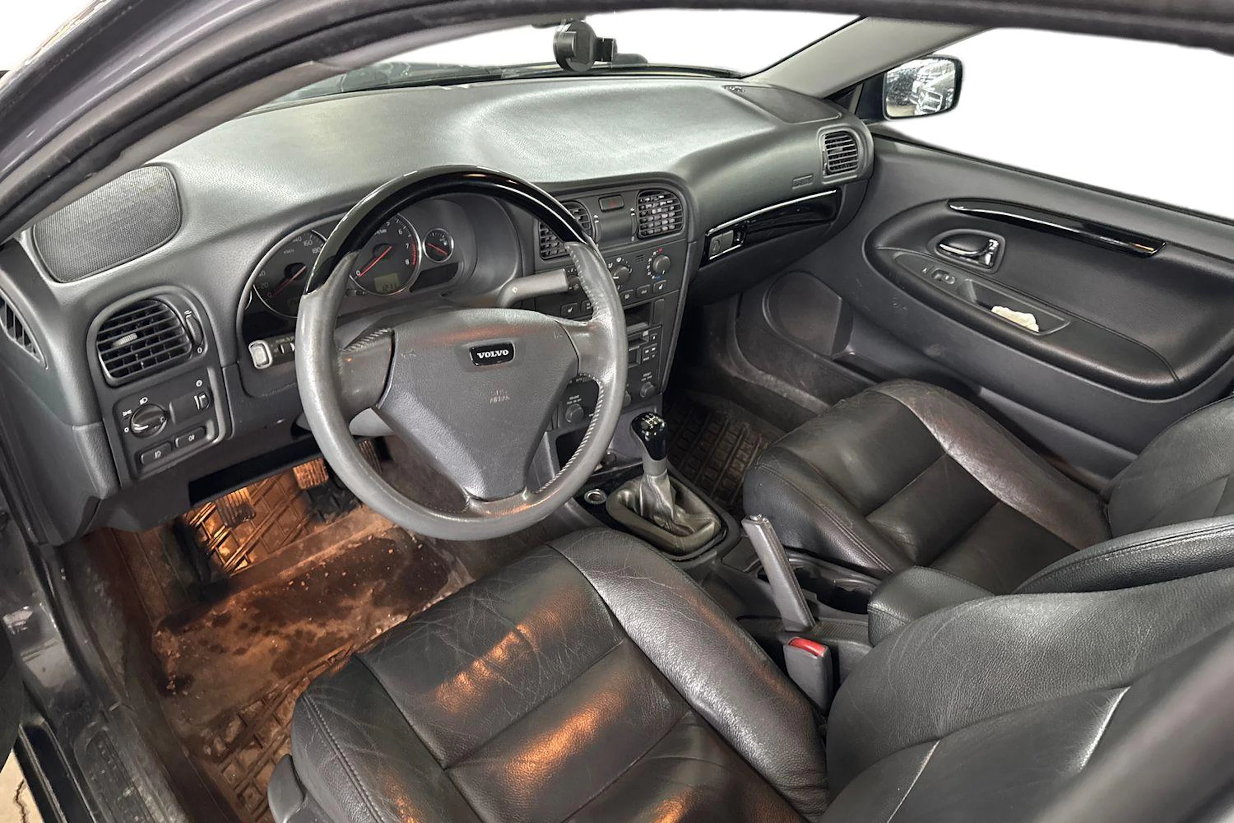 Harmaa Volvo S40 2003 kuva 6.