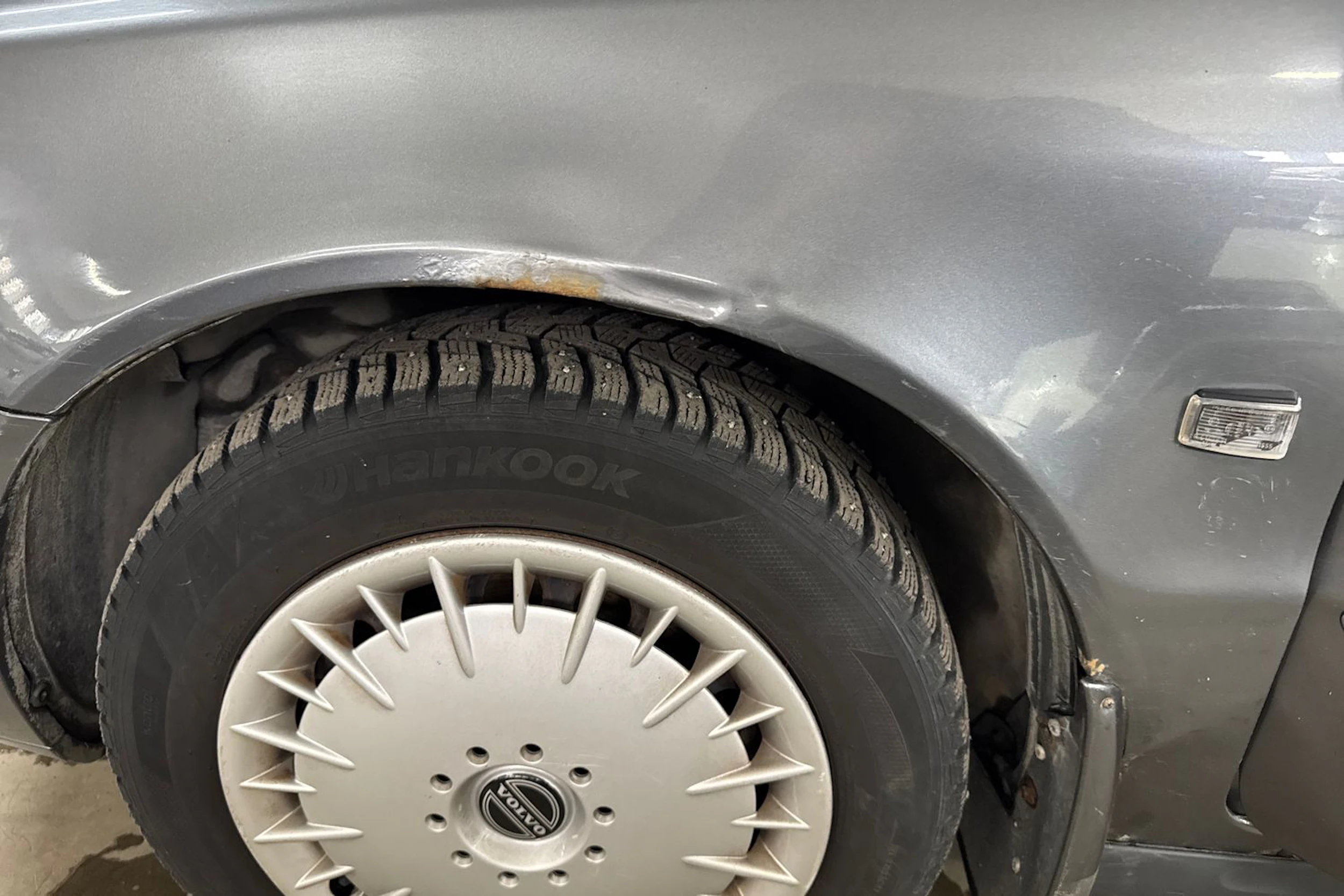 Harmaa Volvo S40 2003 kuva 11.