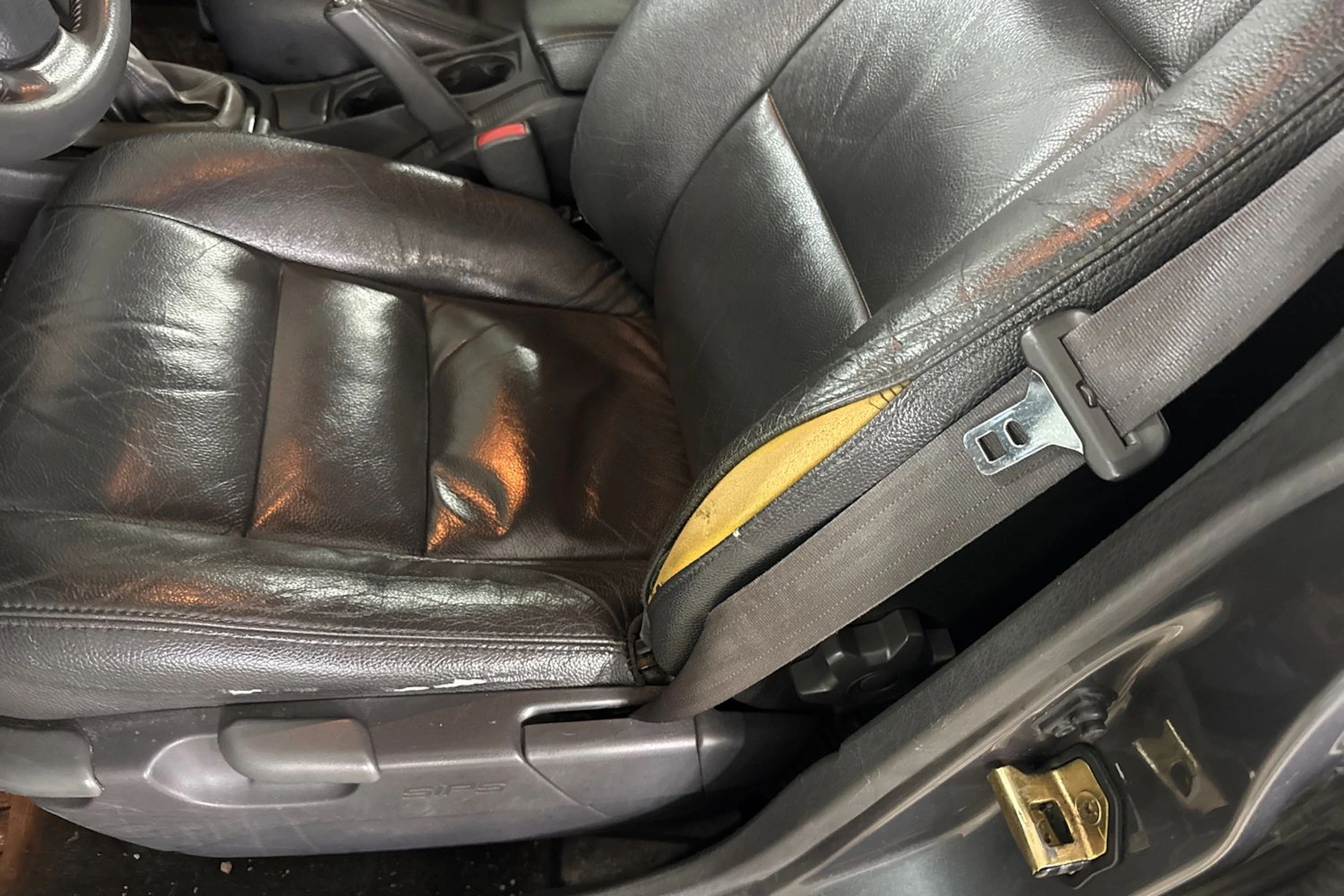 Harmaa Volvo S40 2003 kuva 16.