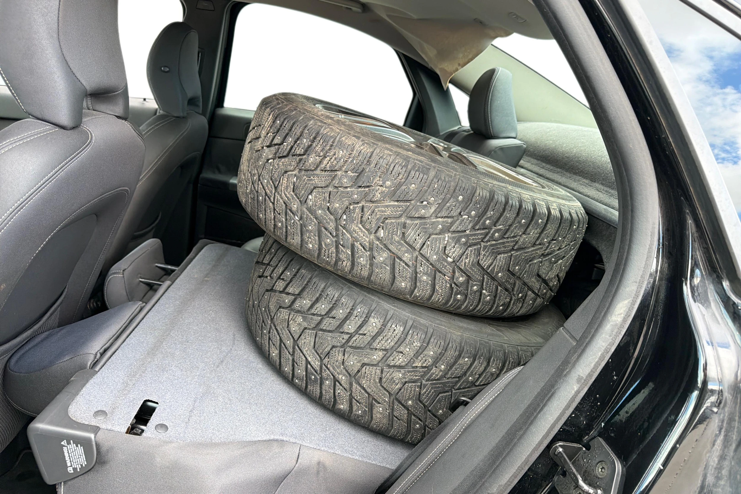 Musta Volvo S40 2005 kuva 8.