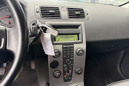 Musta Volvo S40 2005 kuva 13.