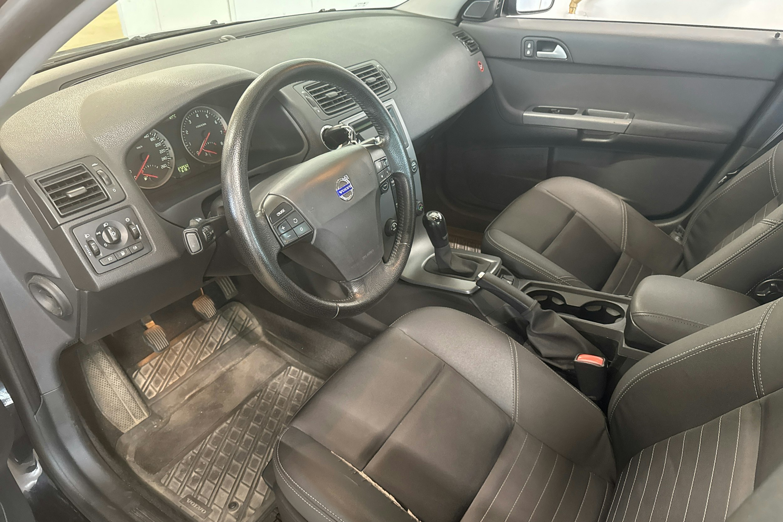 musta Volvo S40 2005 kuva 3.