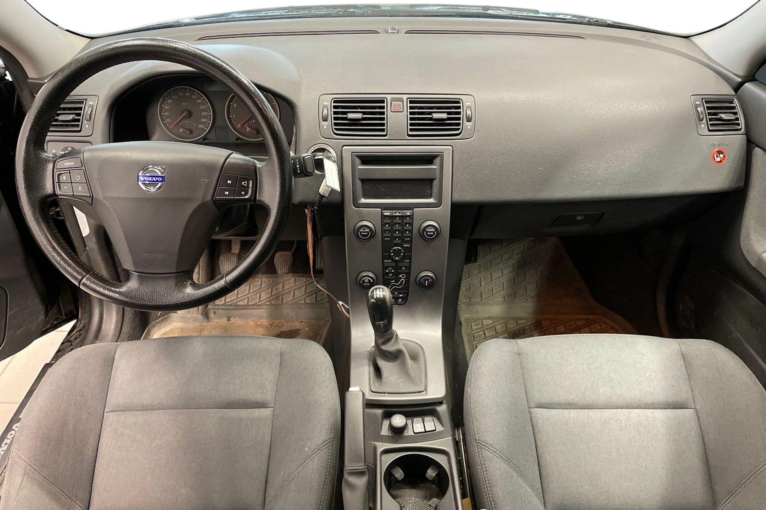Musta Volvo S40 2005 kuva 7.