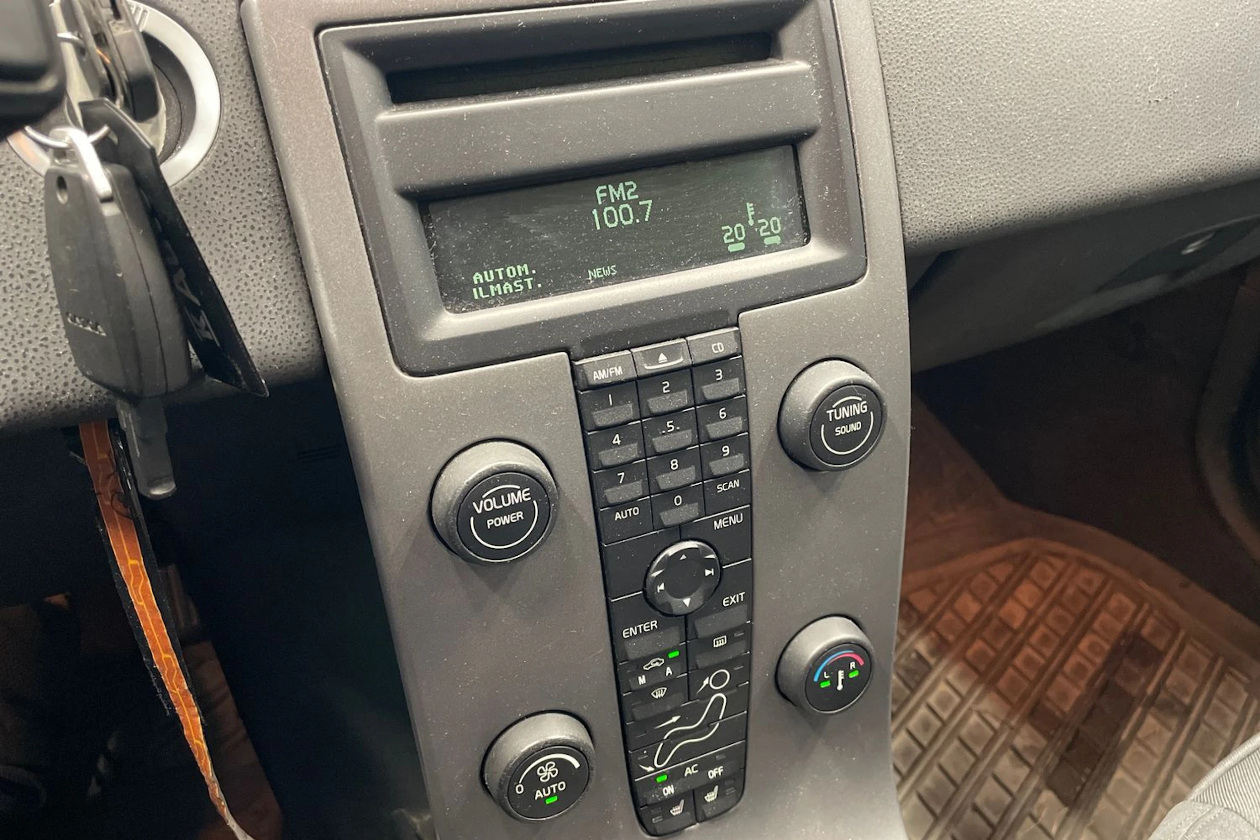 Musta Volvo S40 2005 kuva 13.