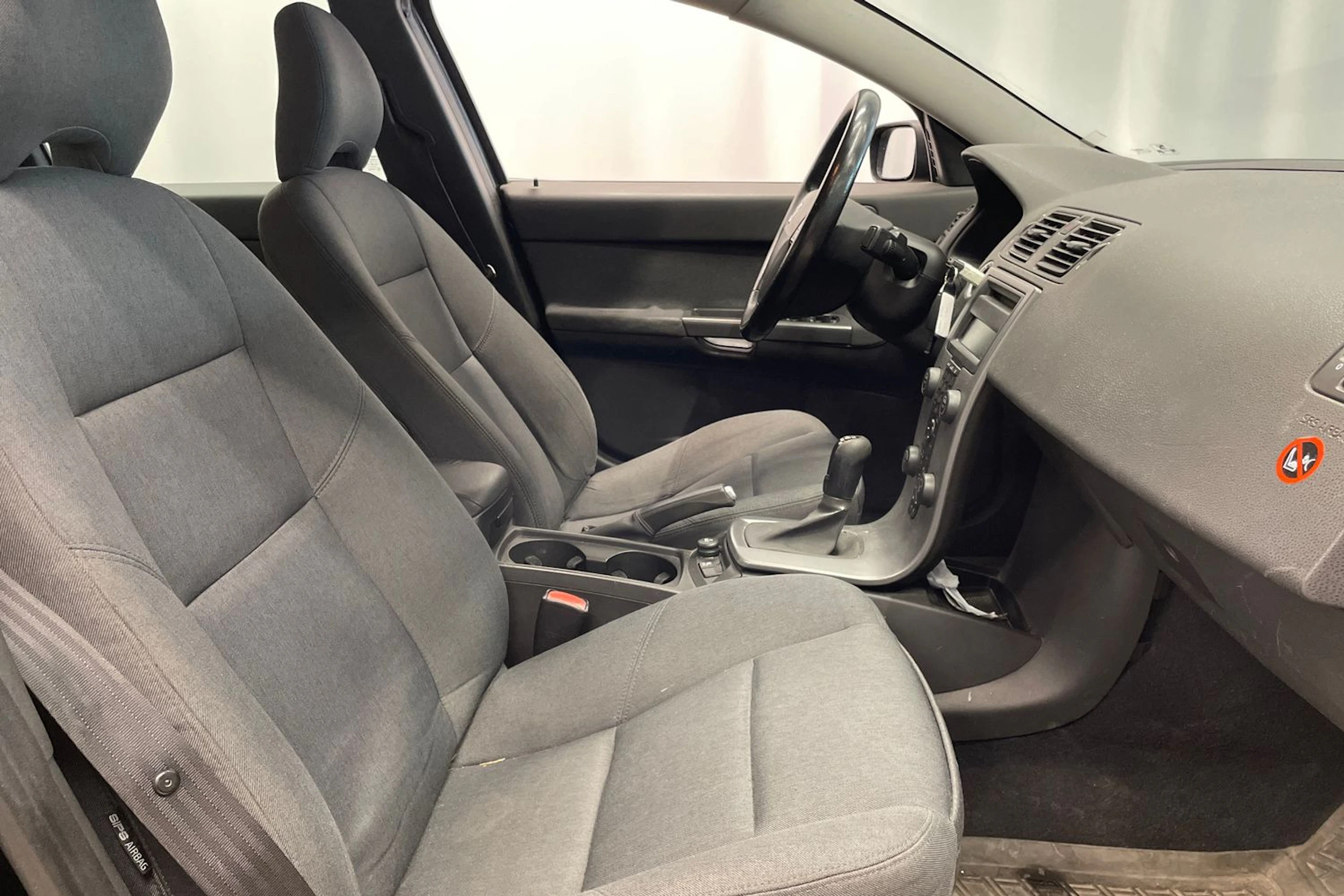 Musta Volvo S40 2005 kuva 16.