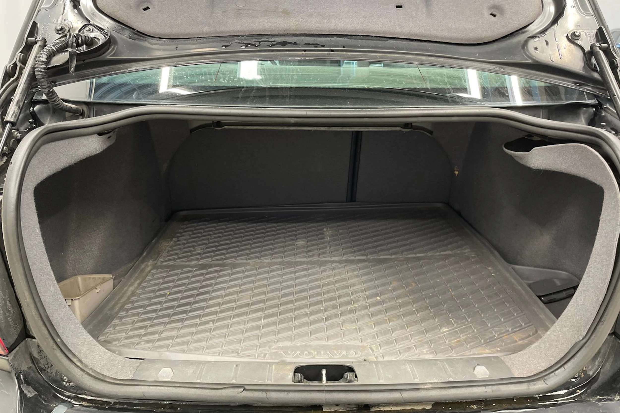 Musta Volvo S40 2005 kuva 17.
