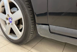 Musta Volvo S40 2005 kuva 30.