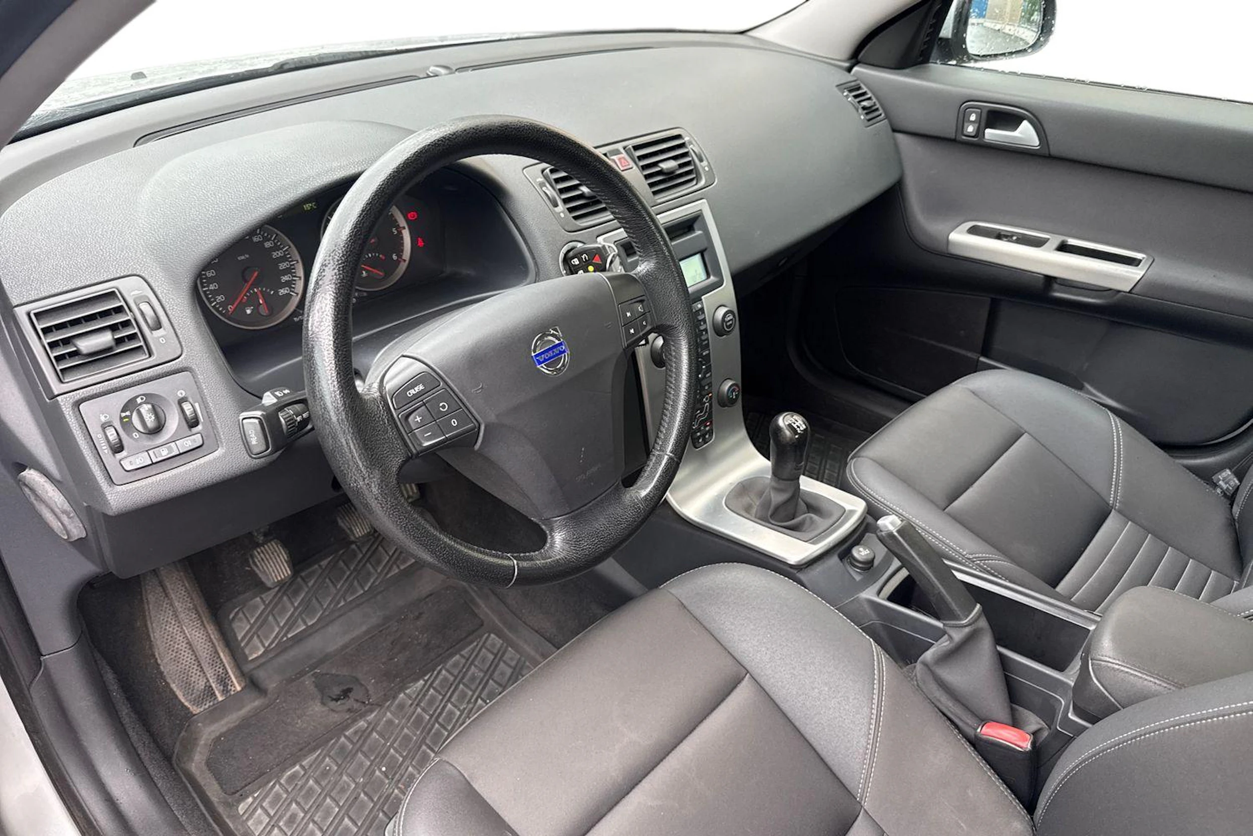 Harmaa Volvo S40 2007 kuva 3.
