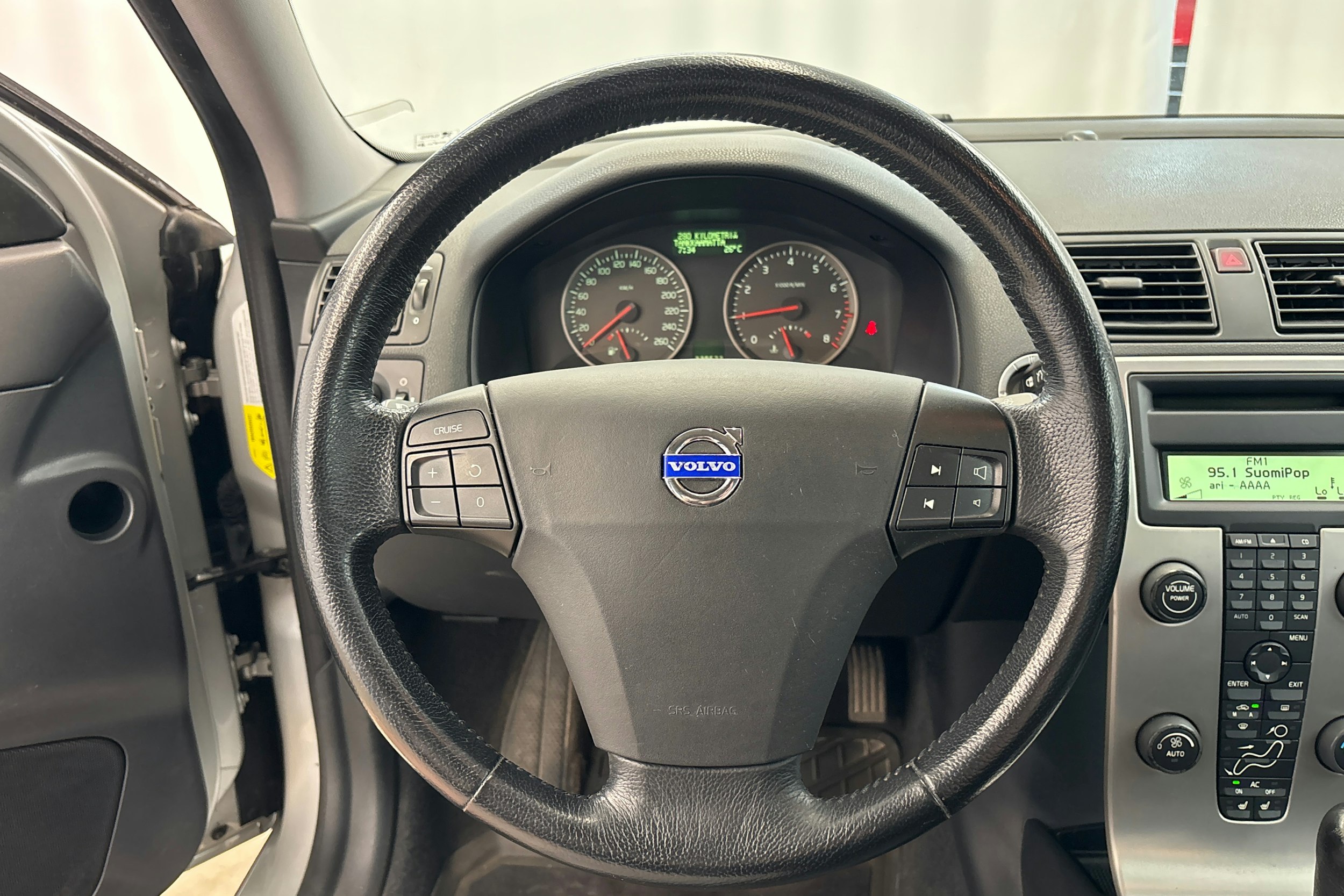 harmaa Volvo S40 2007 kuva 16.