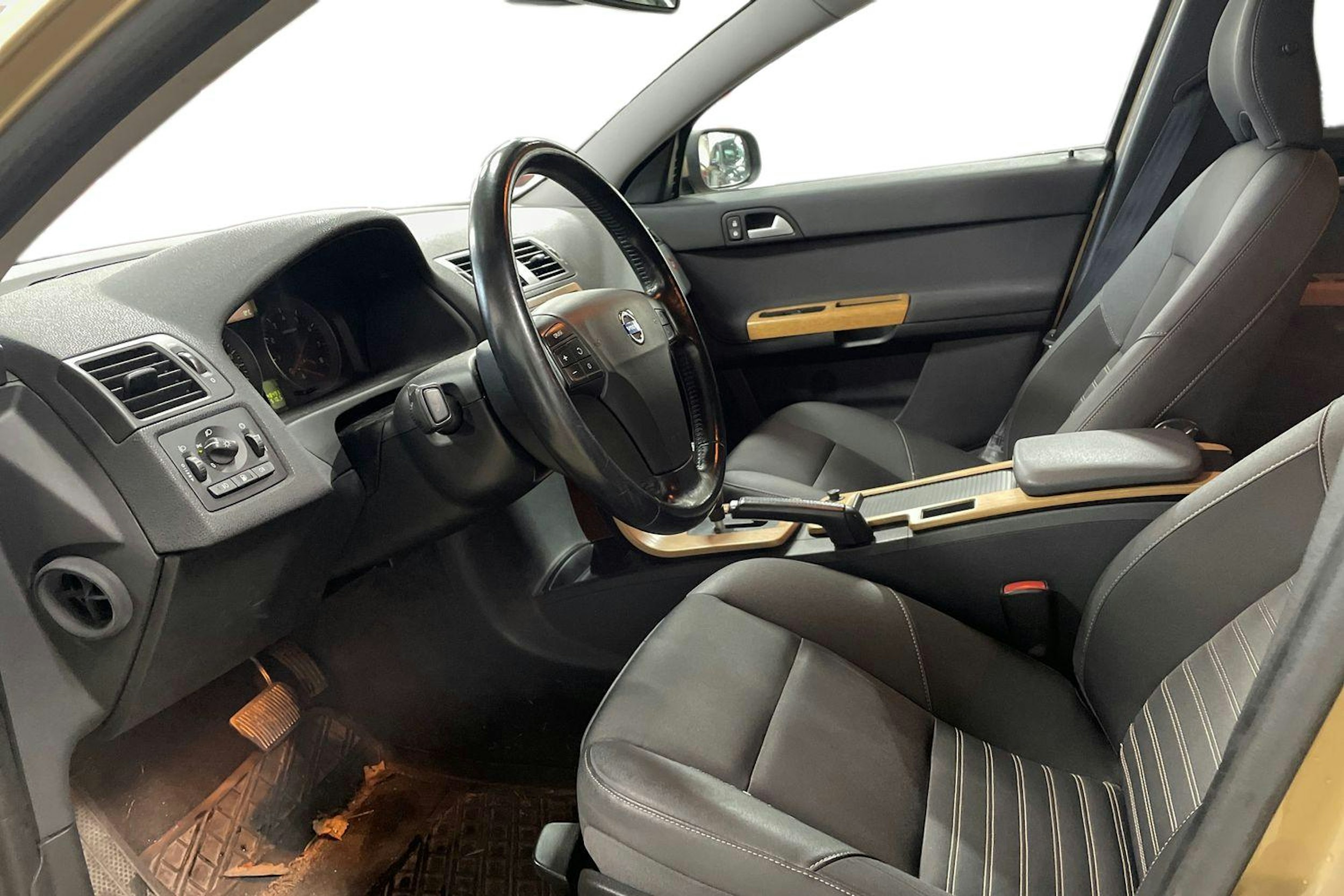 ruskea (beige) Volvo S40 2008 kuva 6.