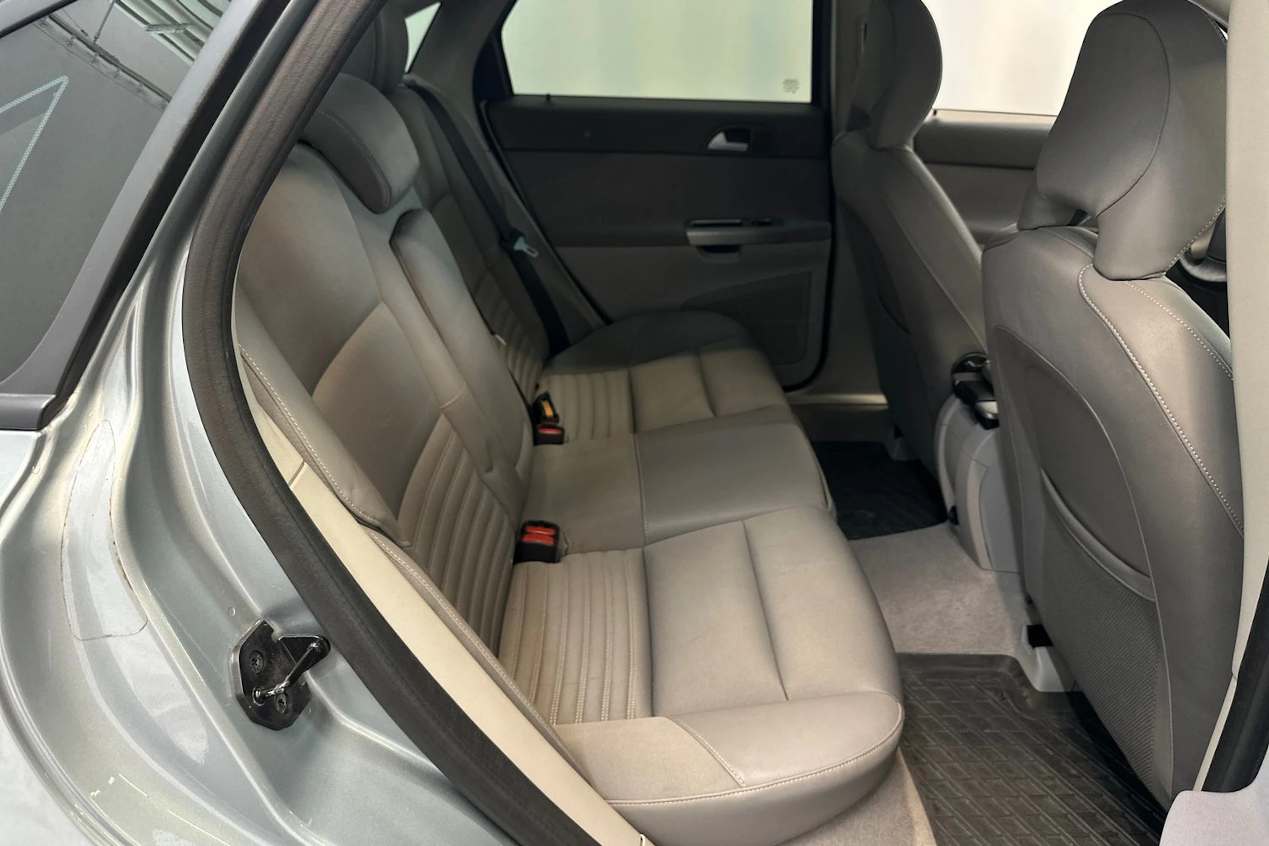 harmaa Volvo S40 2007 kuva 11.