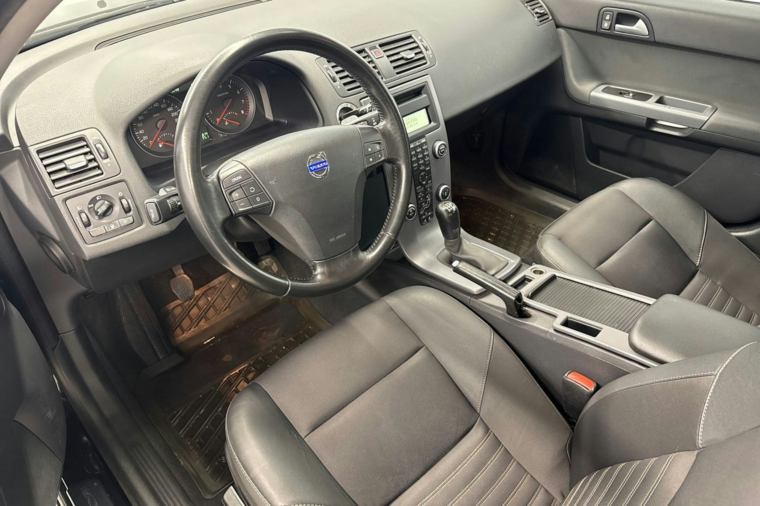 musta Volvo S40 2008 kuva 7.