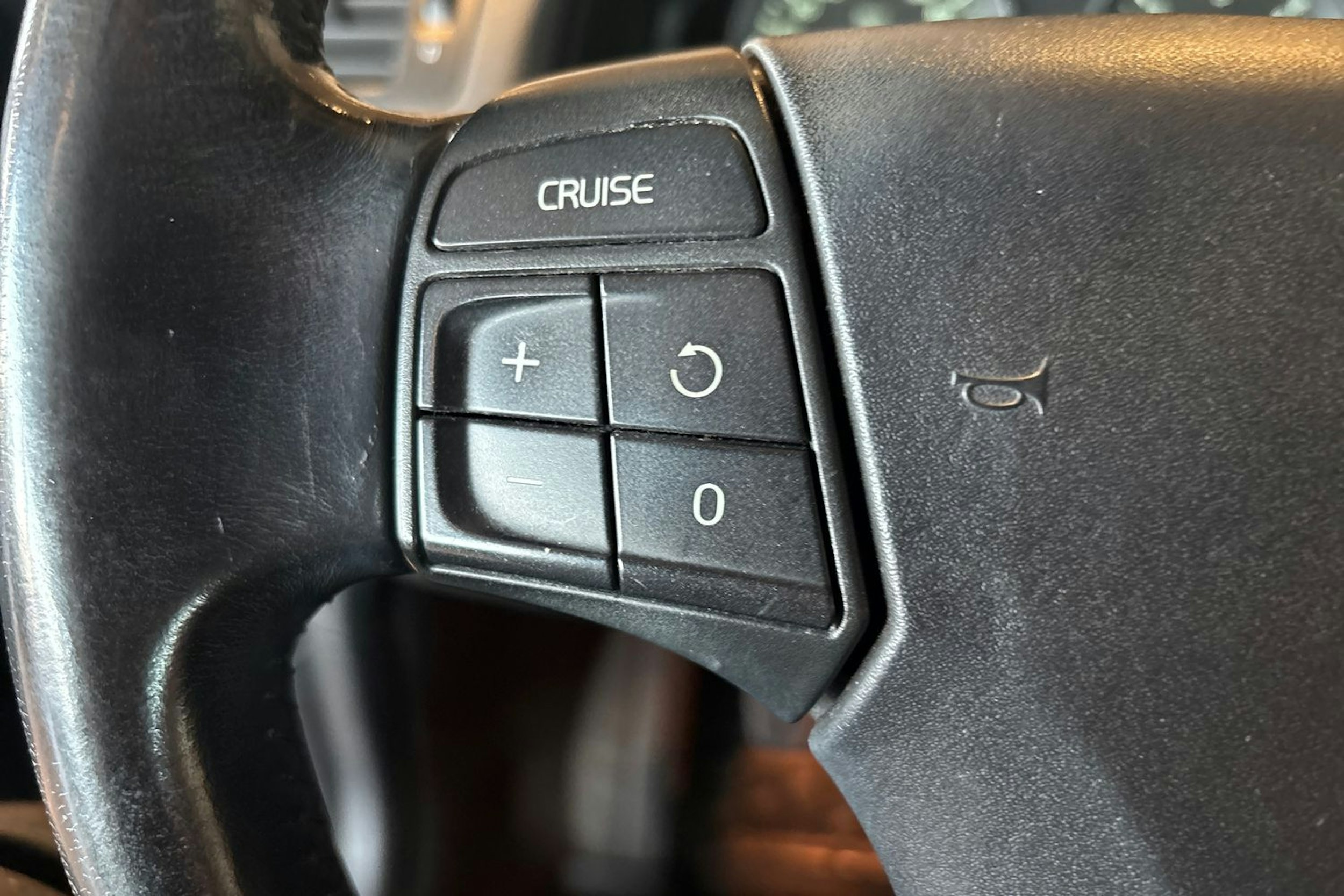 Musta Volvo S40 2010 kuva 15.