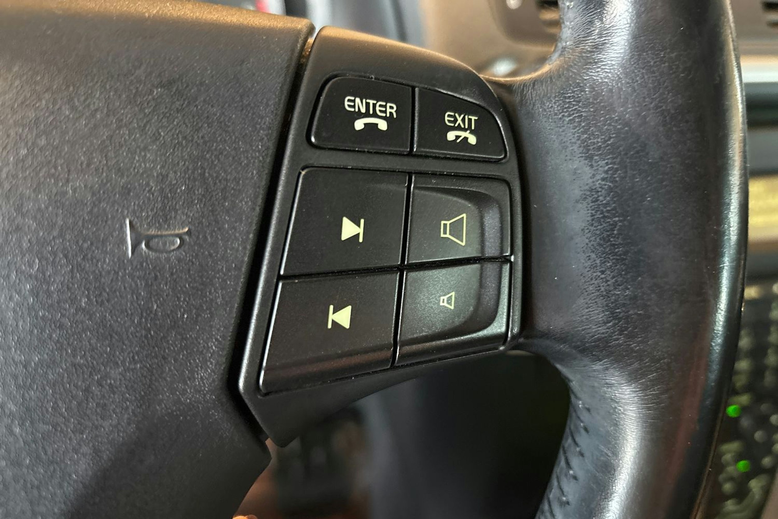 Musta Volvo S40 2010 kuva 16.