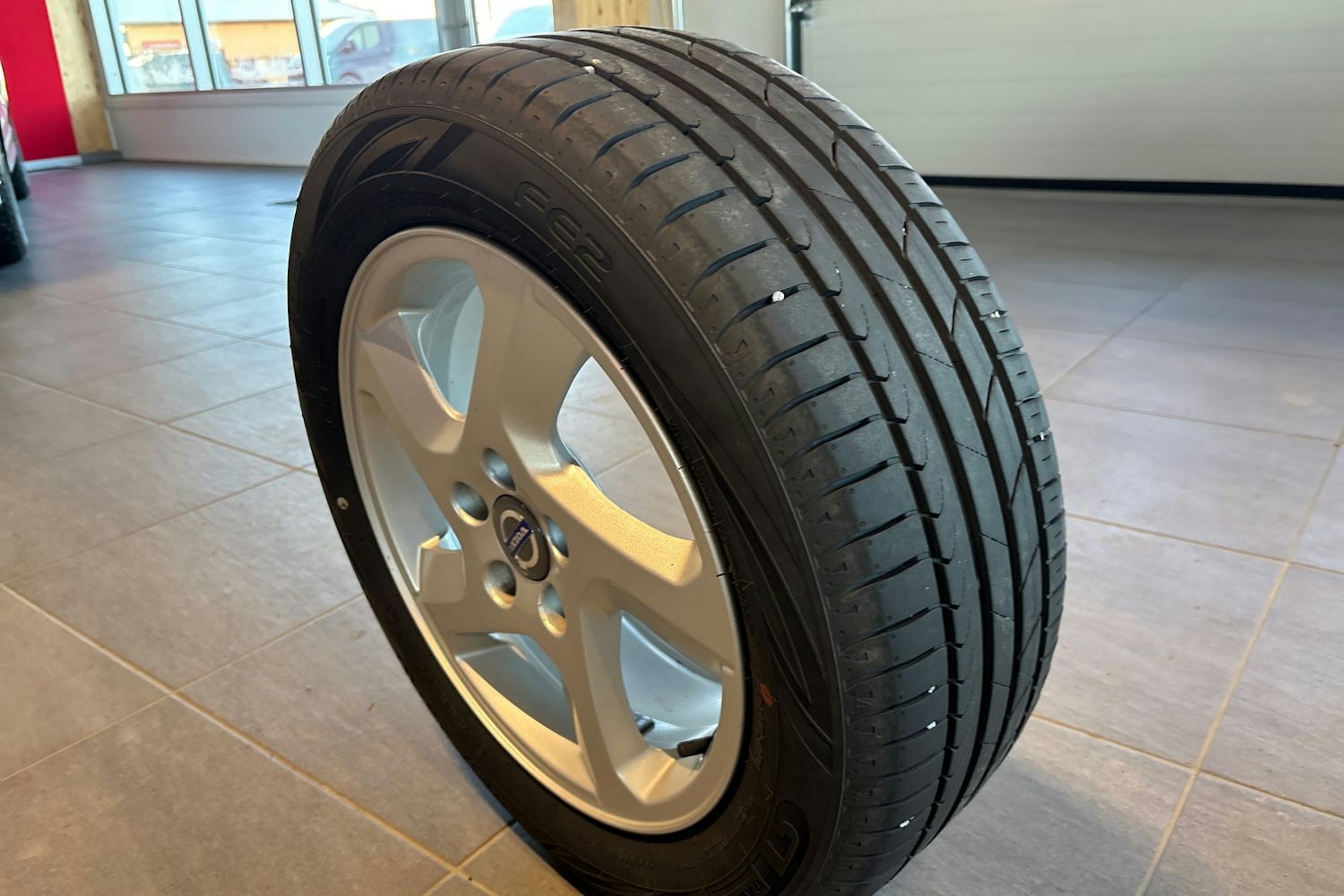 Musta Volvo S40 2010 kuva 19.