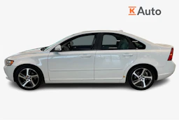 valkoinen Volvo S40 2011 kuva 5.