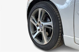 valkoinen Volvo S40 2011 kuva 9.
