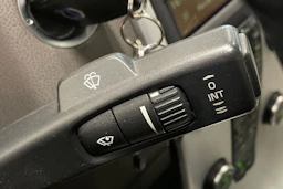 valkoinen Volvo S40 2011 kuva 17.