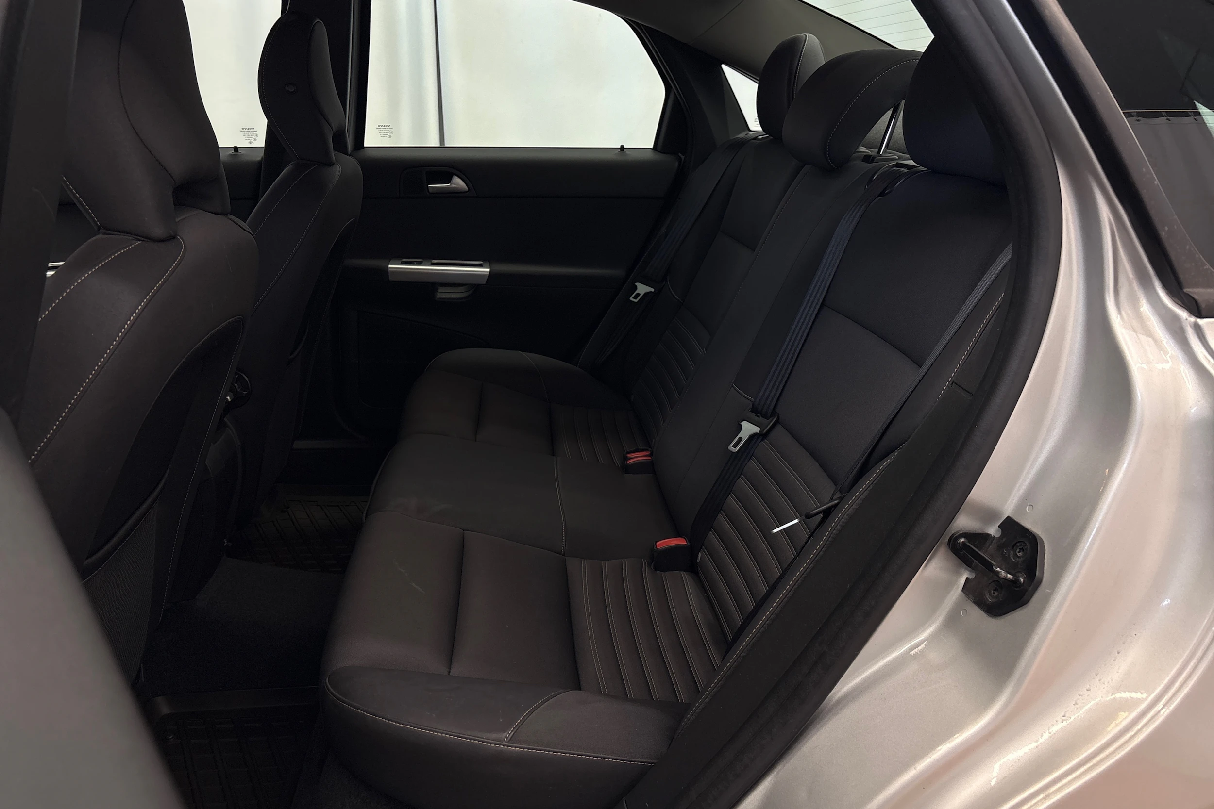 harmaa Volvo S40 2011 kuva 8.